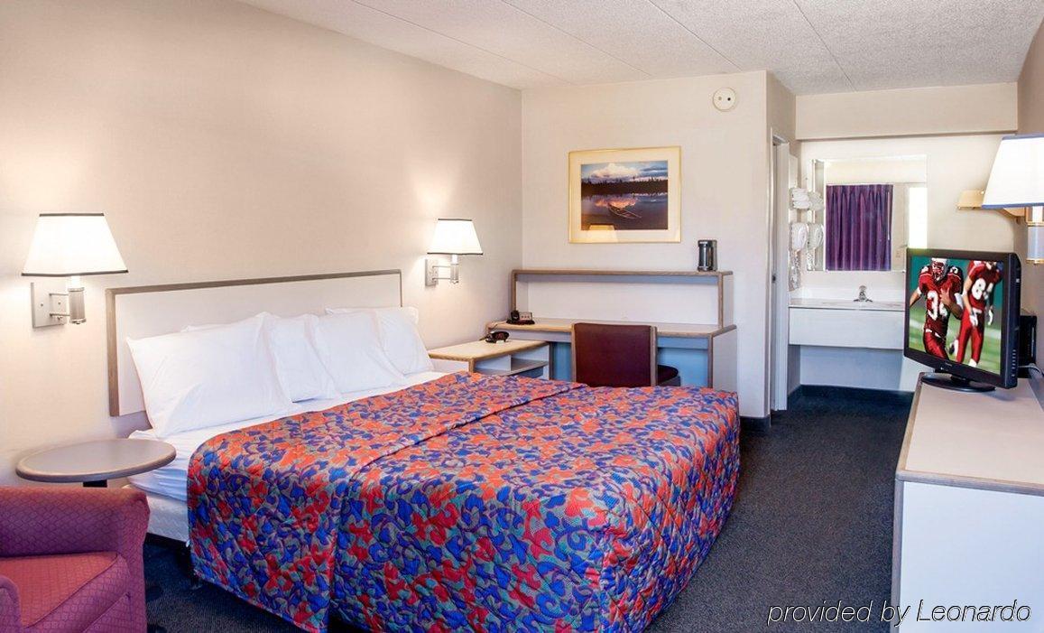 Red Roof Inn Atlanta-Norcross Exterior photo